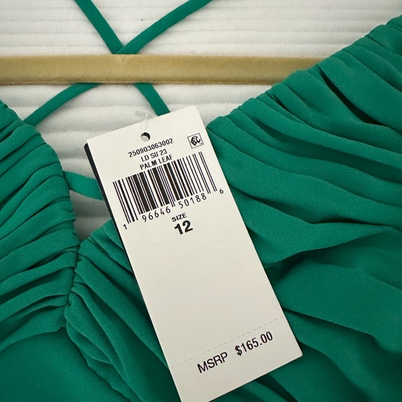 Elegant Green Strappy Dress - Picture 5 of 5